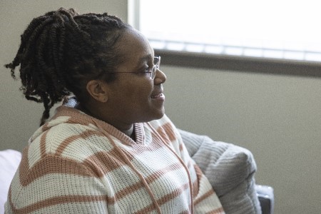 Shamika, participante de un estudio clínico sobre eczema de Pfizer
