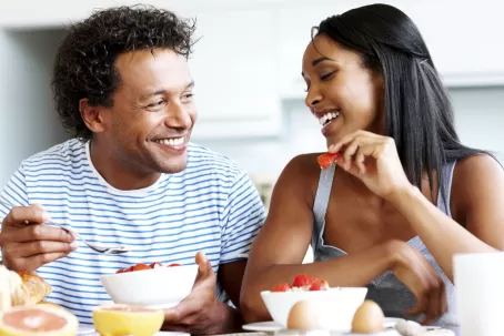 Couple_Eating_Breakfast