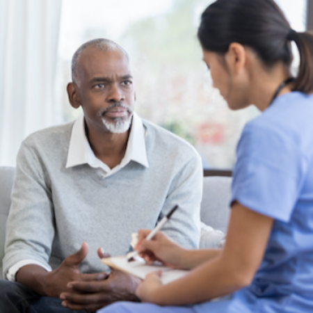 Participante de un estudio clínico sobre el cáncer y proveedor de atención médica